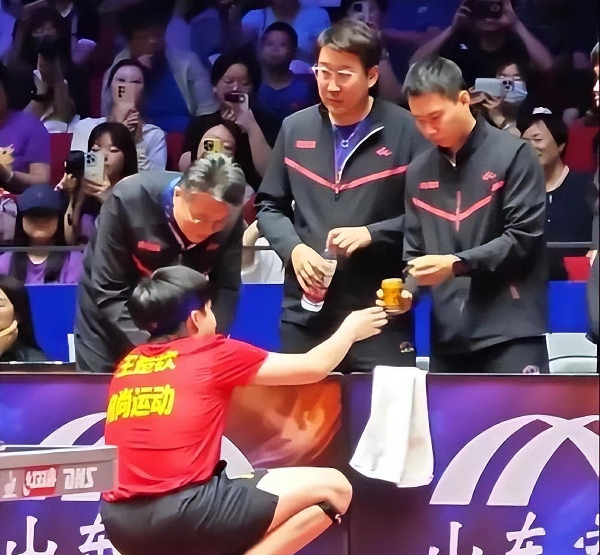 B体育体育登录入口-关于球员实力大比拼，赛场对决胜负悬念重重的信息