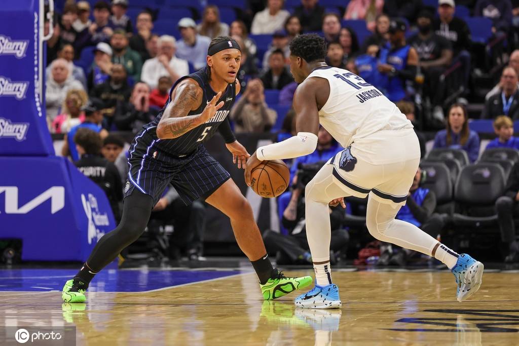 灰熊全队出色发挥,客场击败国王 灰熊全队出色发挥,客场击败国王