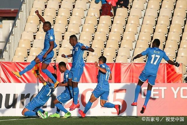 小克鲁斯队员发挥出色,帮助球队夺冠 小克鲁斯队员发挥出色,帮助球队夺冠