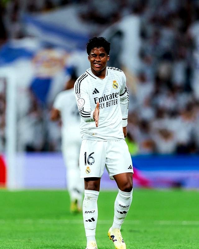 皇马大将伤愈复出，球队士气大振的简单介绍