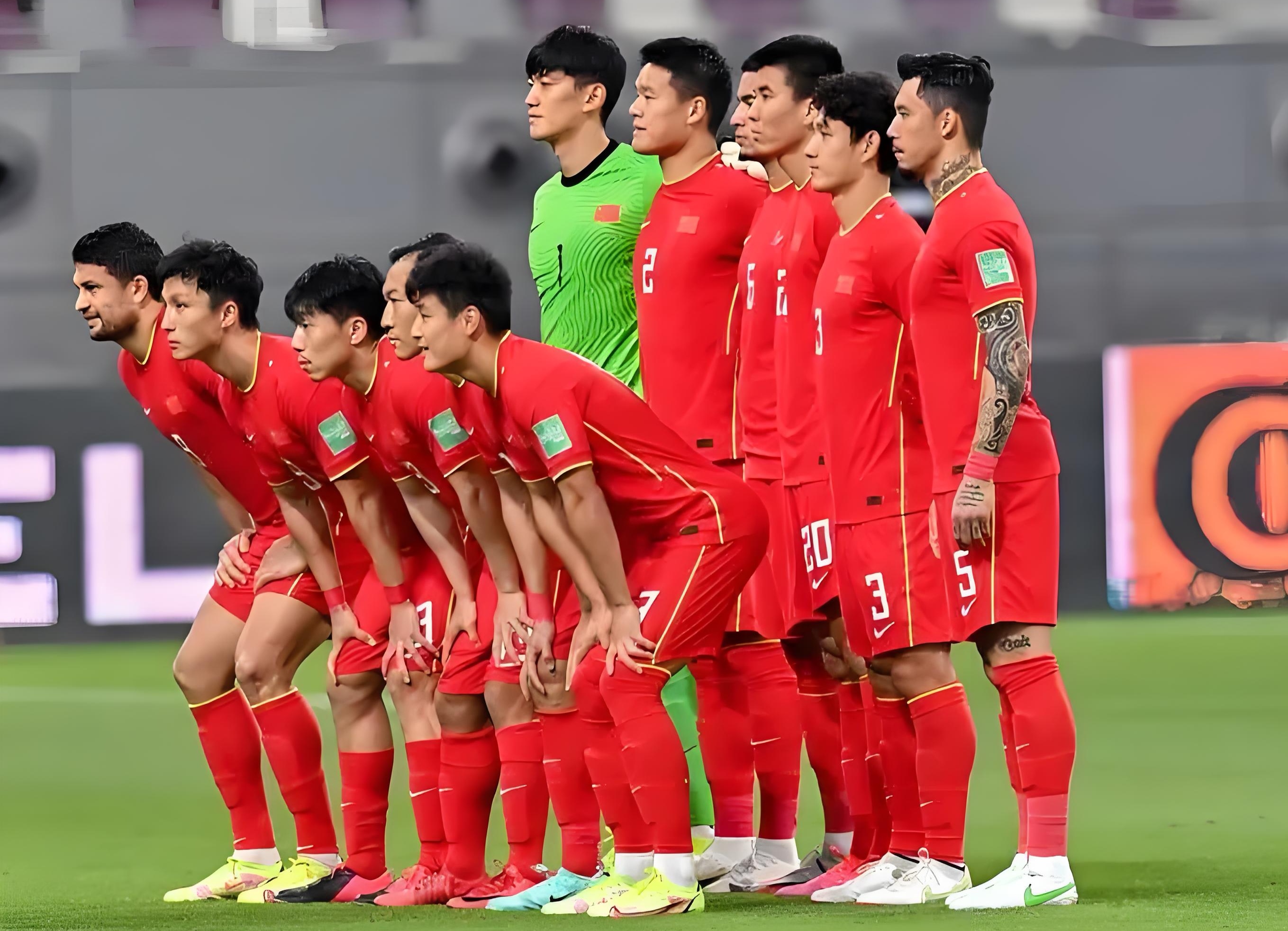 B体育体育网站入口-中国足球赛场上的一次激烈争夺