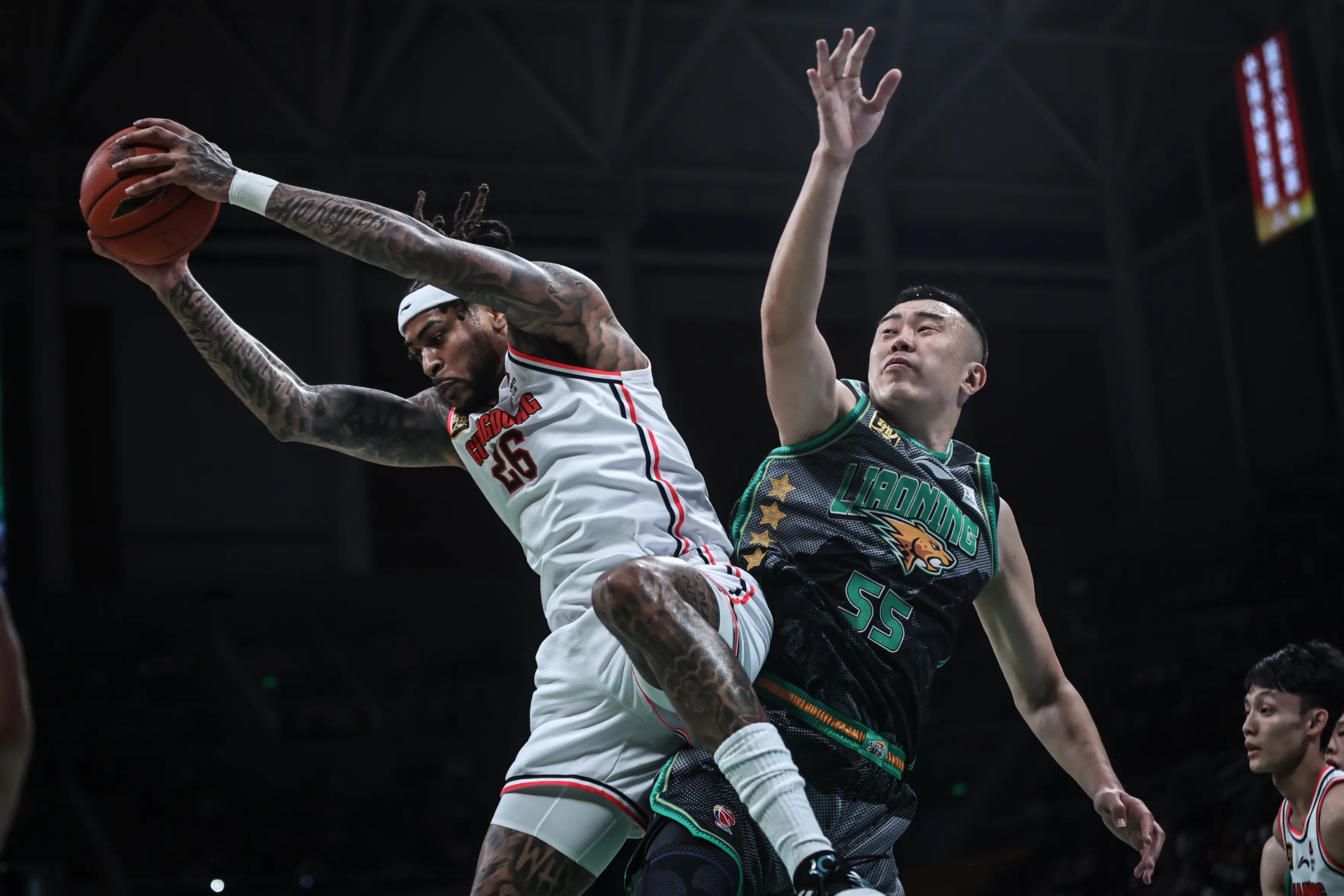 辽宁男篮在客场击败海南队，取得胜利