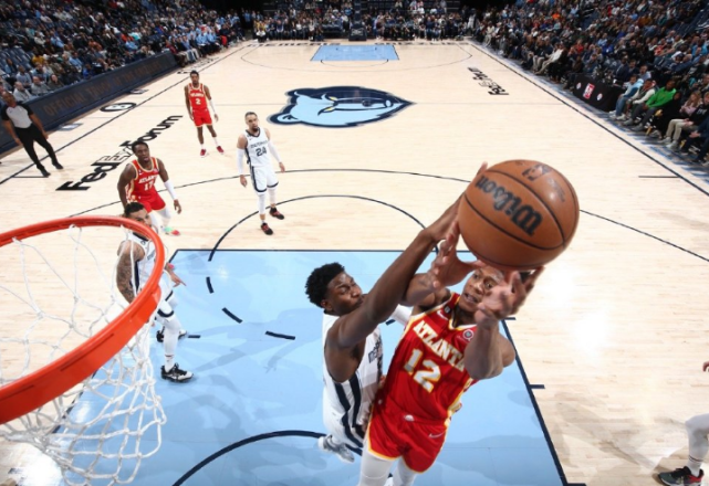 雄鹿大胜灰熊，取得六连胜