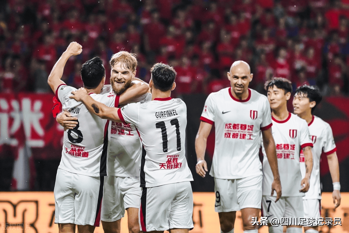 包含广东客场战胜四川，再获胜利的词条