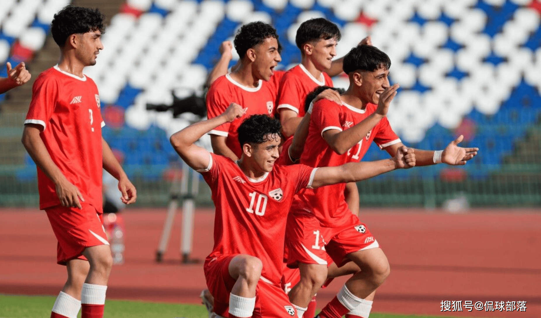 关于球队整体实力突飞猛进，冲刺榜首的信息