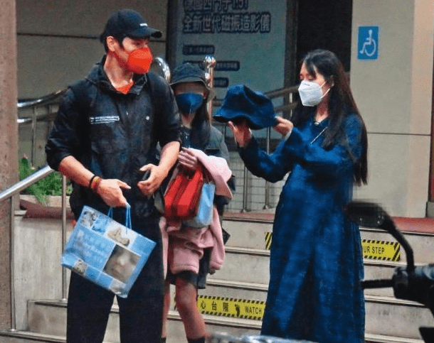 B体育体育官方-关于惊险两回合！豪门之争颠覆想象的信息